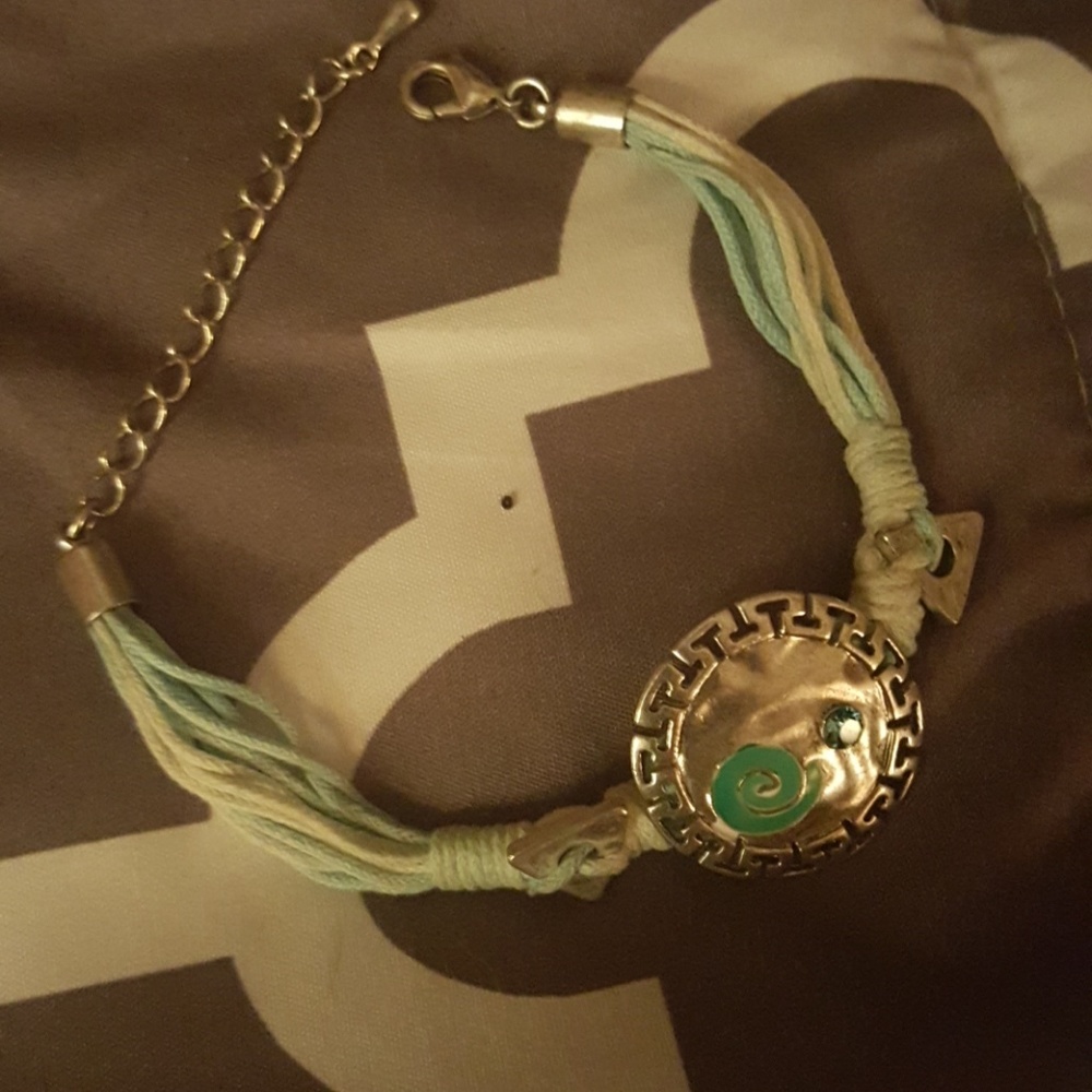 Multicolored string bracelet